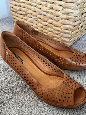 Pikolinos Women's Tan Leather Peep-Toe Flats, 39